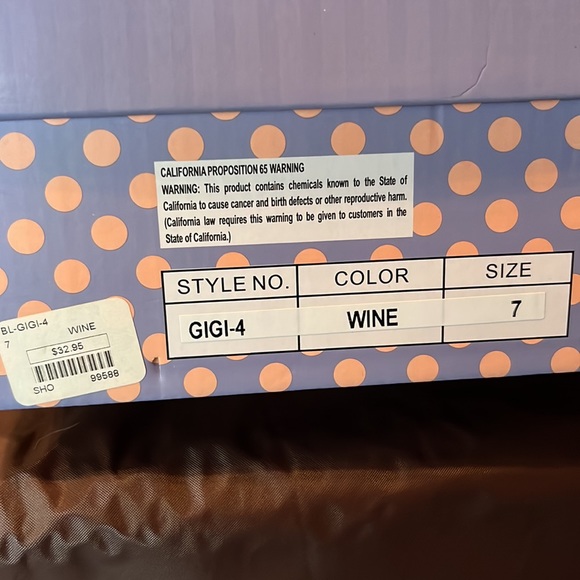 New in box size 7 Wine suede booties - Picture 11 of 11